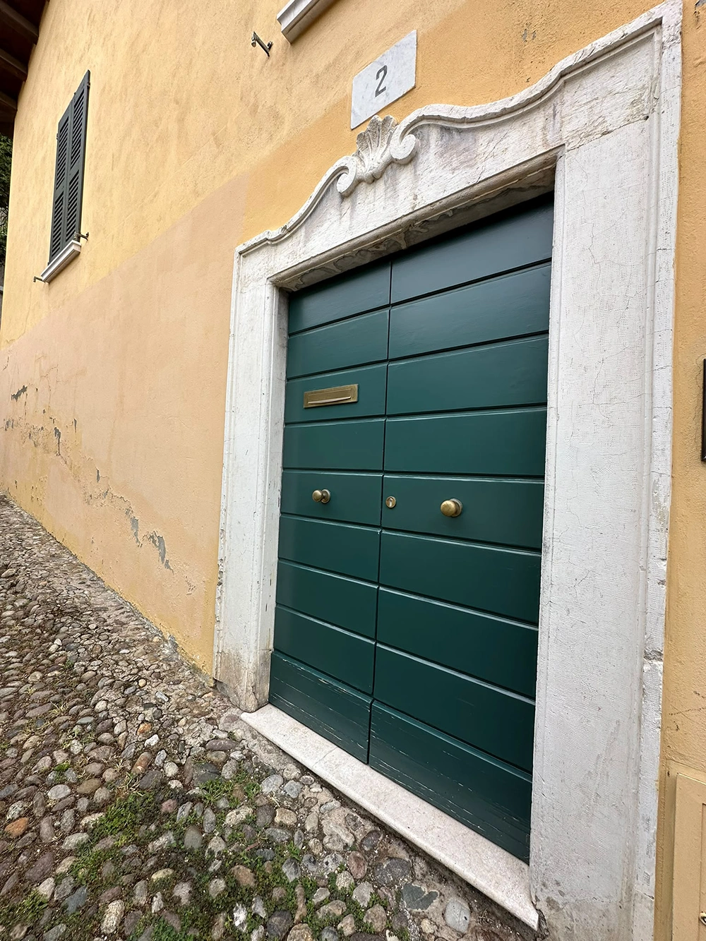 Verniciatura Portoncino e Porte Esterne a Brescia